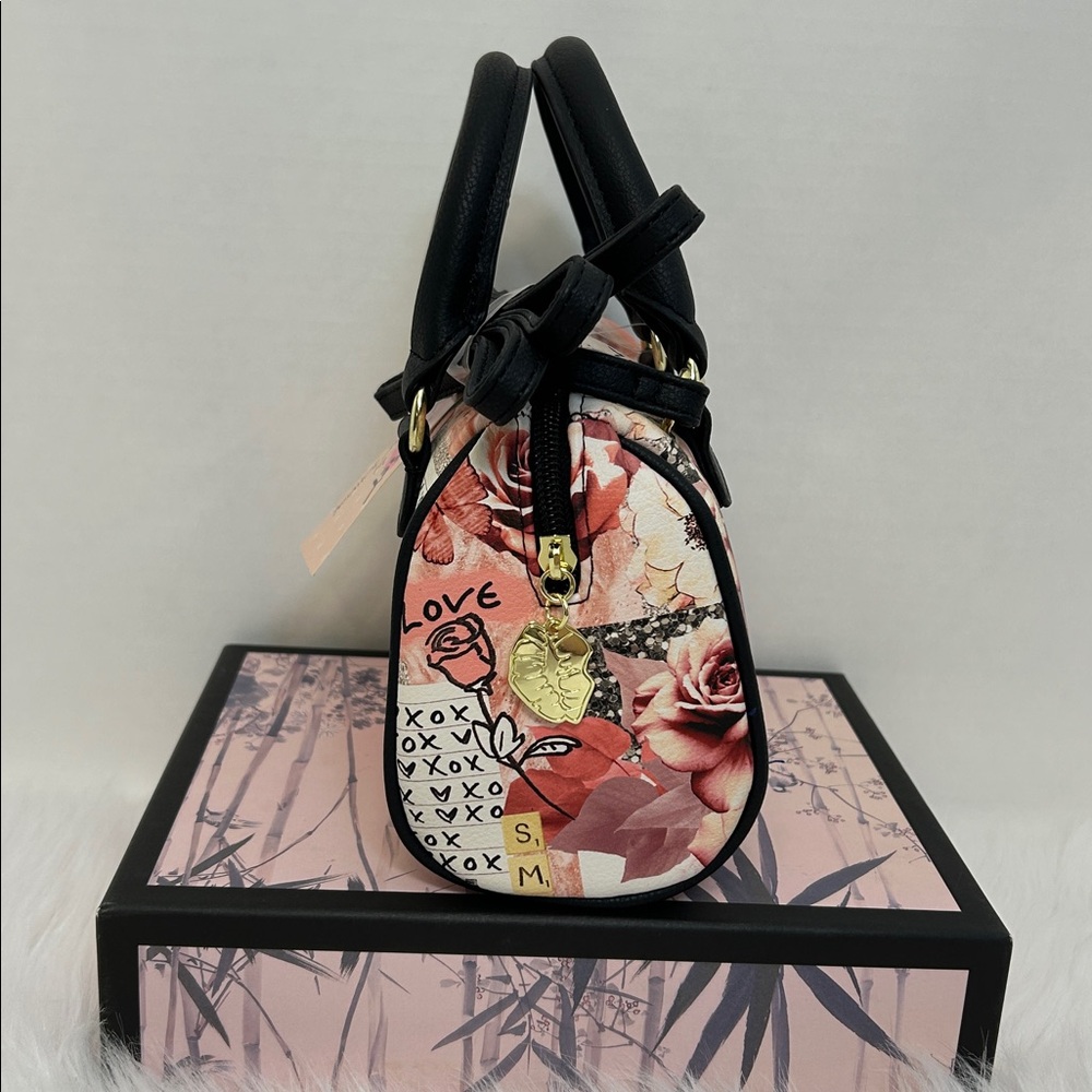 Betsey Johnson Small Handbag - NWT - Picture 2 of 12